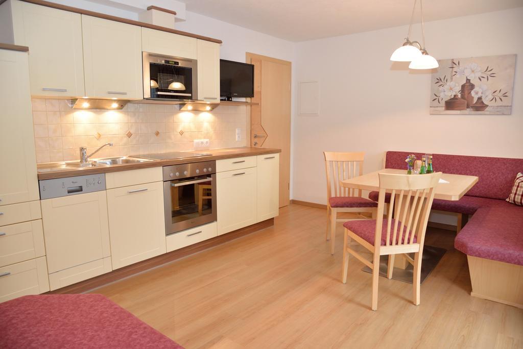Haus Edring Apartment Tux Phòng bức ảnh
